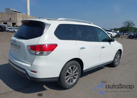 2015 Nissan Pathfinder z USA, uszkodzony, nr VIN 5N1AR2MN2FC686217